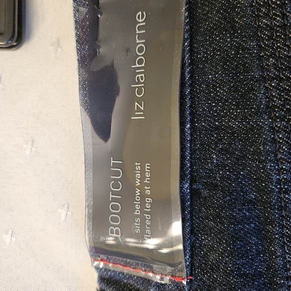 Liz Claiborne  boot cut jeans - Picture 3 of 3